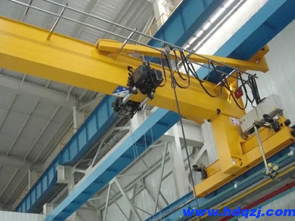 會造成起重機發生傾倒的因素、