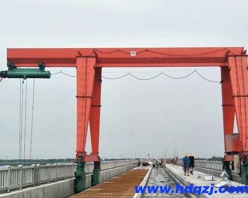 輪胎式起重機(jī)在建筑工地中的應(yīng)用價(jià)值是什么？